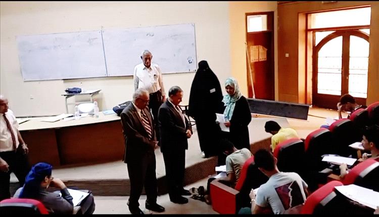 تدشين امتحانات المفاضلة للطلاب المتقدمين في كلية الهمدسة